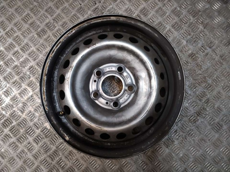 Recambio de llanta para renault express van referencia OEM IAM 6X15 5 TORN ET 40 HIERRO 