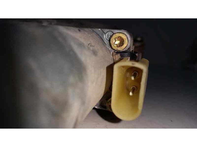 Recambio de elevalunas delantero derecho para ford fiesta berlina quarz referencia OEM IAM  2 PINS ELECTRICO