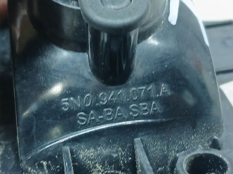 Recambio de piloto trasero izquierdo paragolpes para volkswagen tiguan (5n2) blue motion tig referencia OEM IAM 5N0941071A PILOT