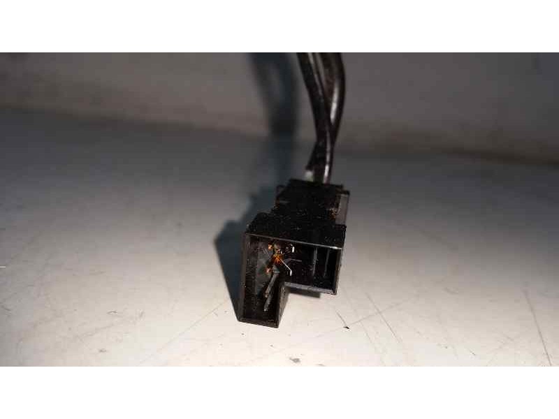 Recambio de pretensor airbag derecho para bmw serie 1 berlina (e81/e87) 120i referencia OEM IAM   