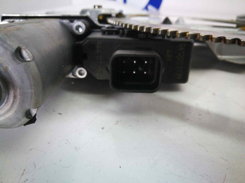 Recambio de elevalunas delantero izquierdo para opel astra h berlina 1.7 16v cdti referencia OEM IAM 994886100  6 PINS