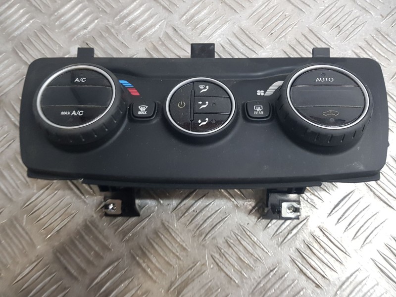 Recambio de mando climatizador para fiat tipo hatchback (356_, 357_) 1.4 (356hxa1b) referencia OEM IAM 7356601360 MOPAR 839152Z