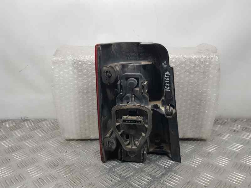 Recambio de piloto trasero derecho para citroën berlingo cumbre familiar referencia OEM IAM 9621303280  TOCADO