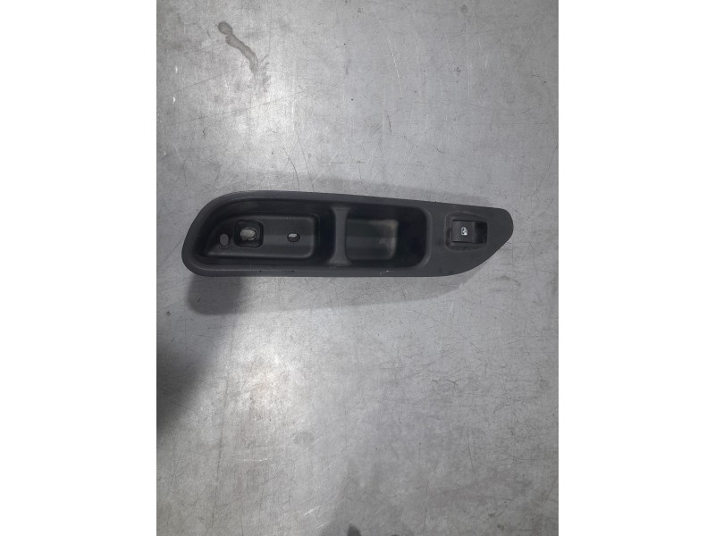 Recambio de mando elevalunas delantero derecho para fiat tipo hatchback (356_, 357_) 1.4 (356hxa1b) referencia OEM IAM 073563146