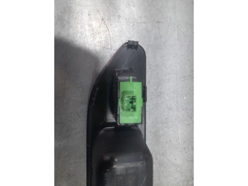 Recambio de mando elevalunas delantero derecho para fiat tipo hatchback (356_, 357_) 1.4 (356hxa1b) referencia OEM IAM 073563146