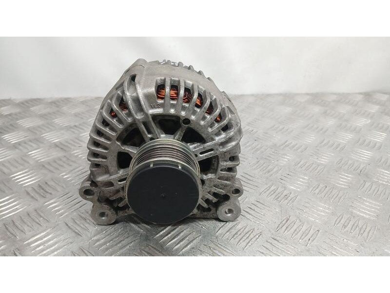 Recambio de alternador para volkswagen golf v berlina (1k1) igolf referencia OEM IAM 06F903023C VALEO 2542695G