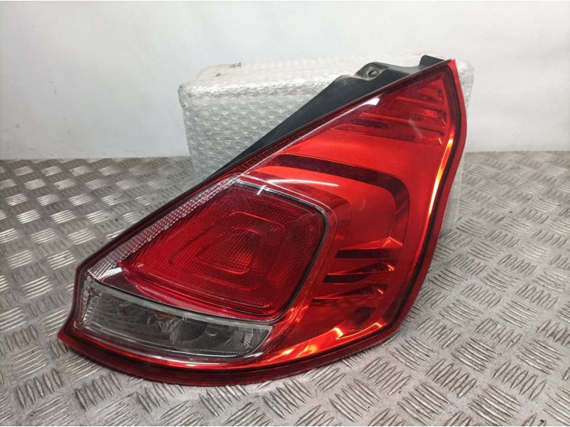 Recambio de piloto trasero derecho para ford fiesta (ccn) trend referencia OEM IAM C1BB13404AE  