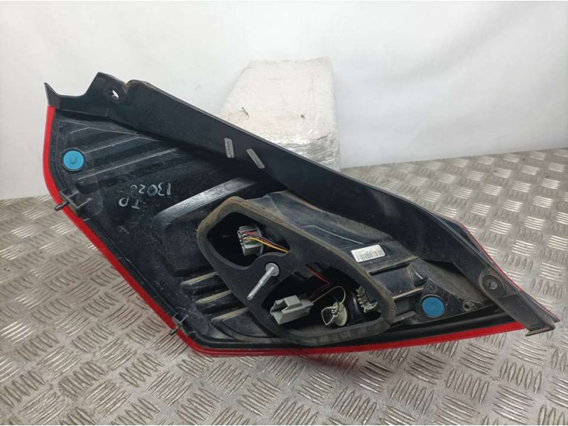 Recambio de piloto trasero derecho para ford fiesta (ccn) trend referencia OEM IAM C1BB13404AE  