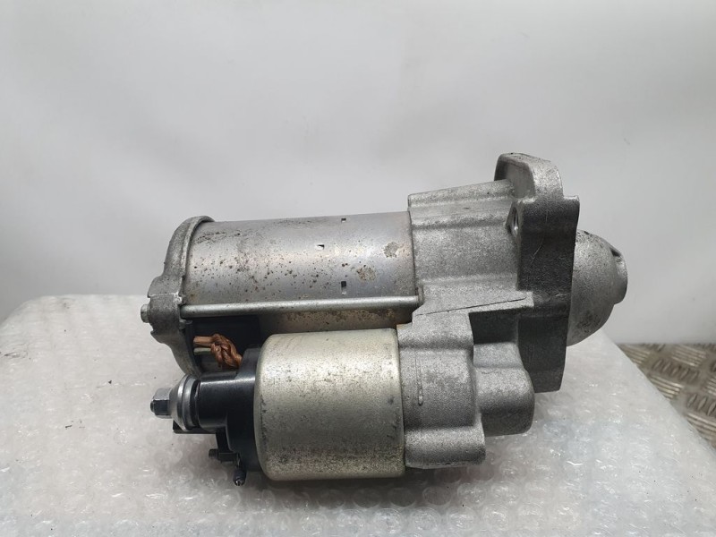 Recambio de motor arranque para renault megane iv berlina 5p zen referencia OEM IAM 233004868R 0001170629 BOSCH