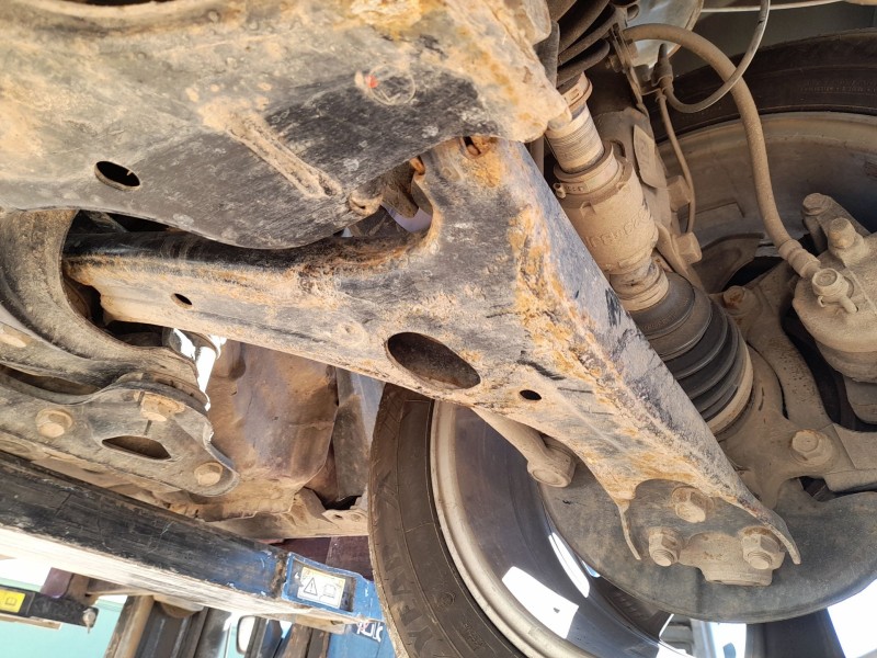 Recambio de brazo suspension inferior delantero izquierdo para toyota avensis (_t25_) 2.2 d-4d (adt251_) referencia OEM IAM 4806