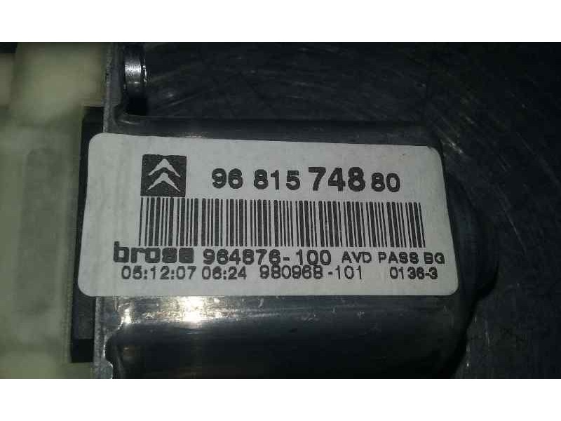 Recambio de motor elevalunas delantero derecho para citroën c4 berlina collection referencia OEM IAM 9681574880 964876100 BROSE