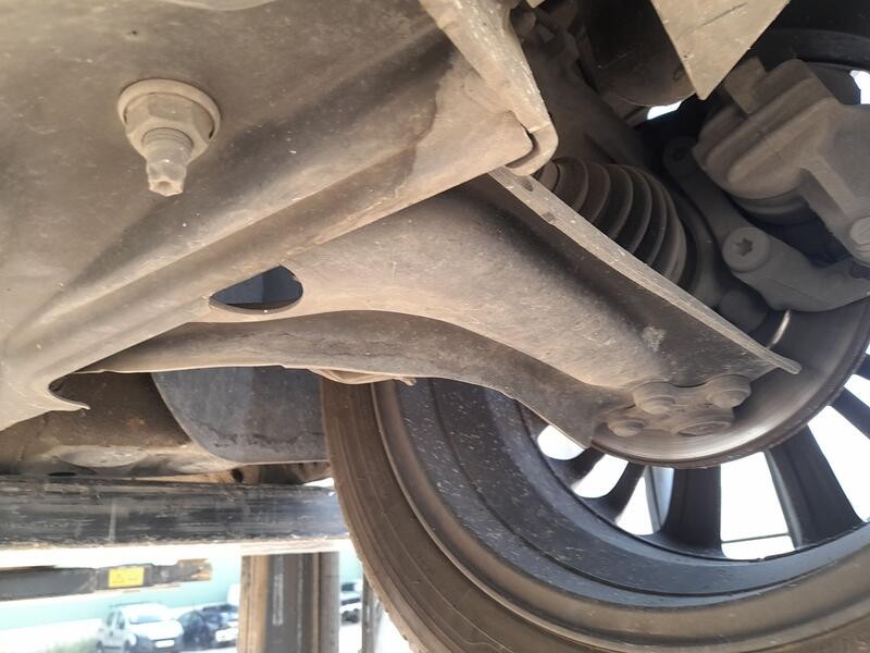 Recambio de brazo suspension inferior delantero izquierdo para opel crossland x / crossland (p17, p2qo) 1.5 turbo d (75) referen