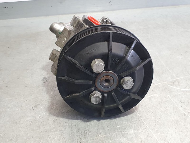 Recambio de bomba direccion para bmw serie 5 berlina (e60) 530i referencia OEM IAM 677732101 LH2113938 LUK