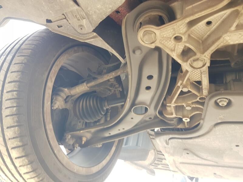 Recambio de brazo suspension inferior delantero izquierdo para audi a3 sportback (8va, 8vf) 1.6 tdi referencia OEM IAM 5WA407151