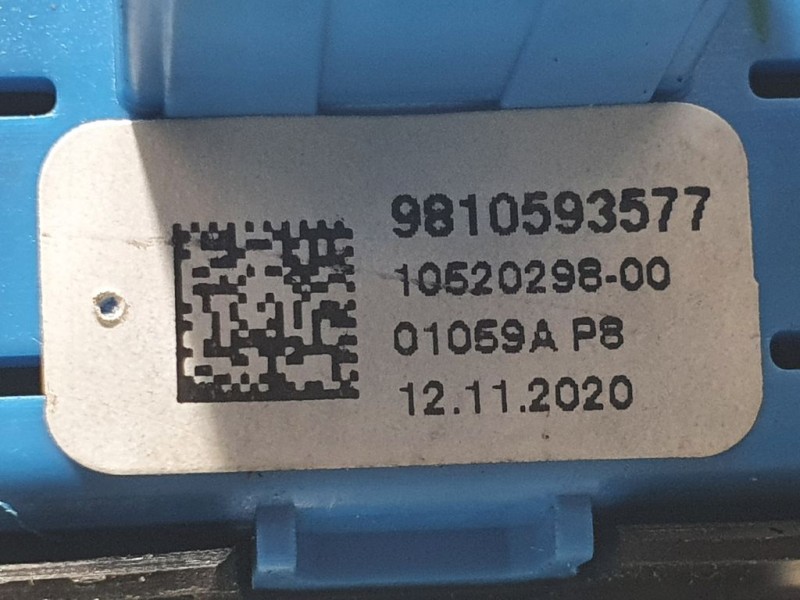 Recambio de boton freno mano electrico para peugeot 208 (p2) allure referencia OEM IAM 9810593577  