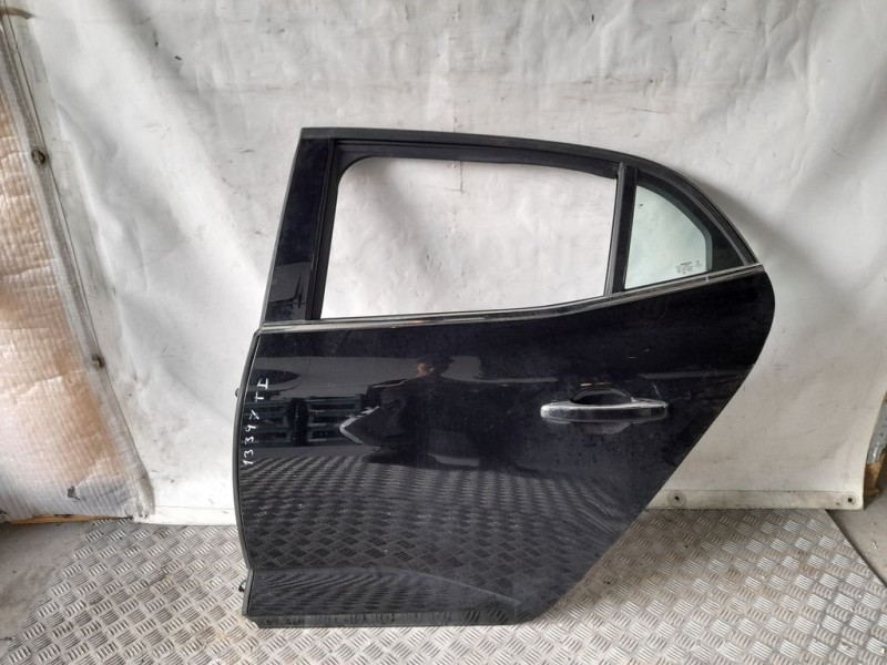 Recambio de puerta trasera izquierda para renault megane iv berlina 5p zen referencia OEM IAM 821015121R  
