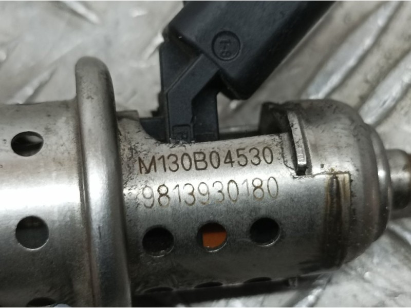 Recambio de inyector adblue para citroën c3 feel referencia OEM IAM 9813930180  