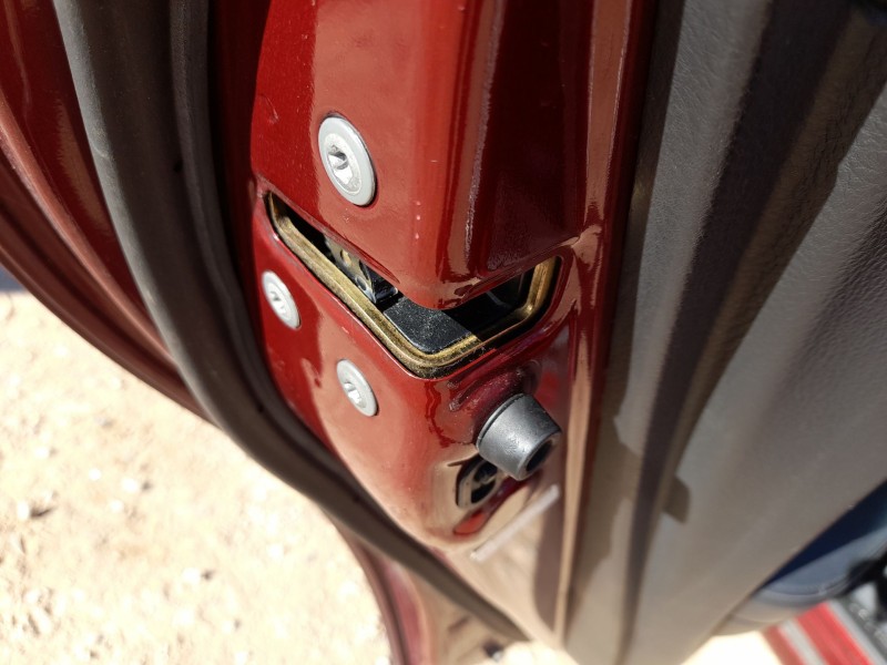 Recambio de cerradura puerta trasera izquierda para toyota avensis (_t25_) 2.2 d-4d (adt251_) referencia OEM IAM 6906002102  