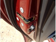 Recambio de cerradura puerta trasera izquierda para toyota avensis (_t25_) 2.2 d-4d (adt251_) referencia OEM IAM 6906002102  