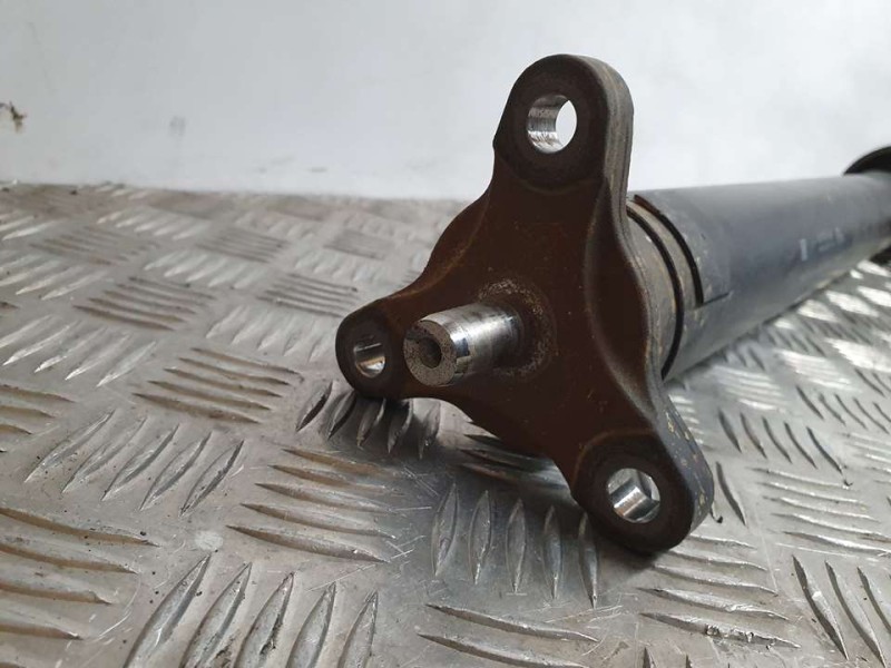 Recambio de transmision central para bmw serie 1 lim. (f20/f21) 116i referencia OEM IAM 865106104 6464357 TRASERA