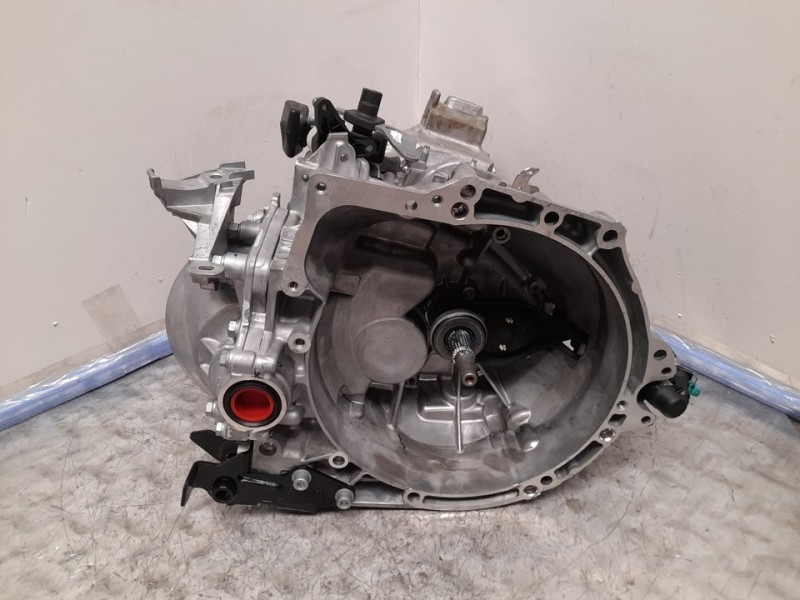 Recambio de caja cambios para peugeot 308 active pack bluehdi 130 s&s referencia OEM IAM 20BM64 1985233 6VELOCIDADES