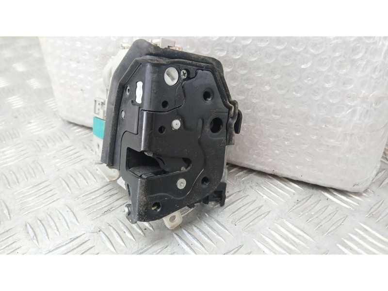 Recambio de cerradura puerta delantera derecha para audi a3 sportback (8va, 8vf) 1.6 tdi referencia OEM IAM 8X1837016C  
