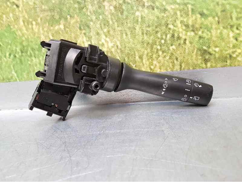 Recambio de mando limpia para toyota yaris active referencia OEM IAM 0D180 17F904 L44