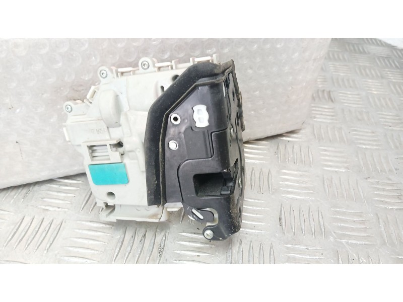 Recambio de cerradura puerta delantera derecha para audi a3 sportback (8va, 8vf) 1.6 tdi referencia OEM IAM 8X1837016C  