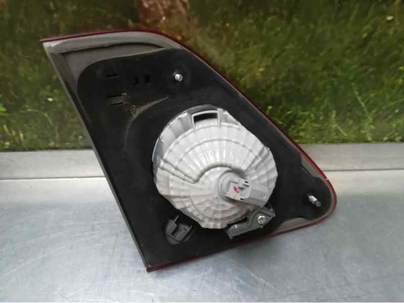 Recambio de piloto trasero derecho para toyota corolla (e15) luna referencia OEM IAM   INTERIOR