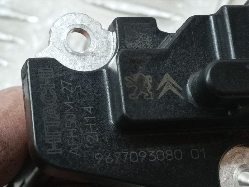 Recambio de caudalimetro para peugeot 308 active pack bluehdi 130 s&s referencia OEM IAM 9677093080 AFH50M27 HITACHI