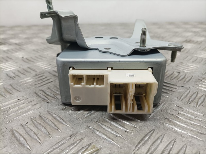 Recambio de centralita direccion para toyota yaris active referencia OEM IAM 896500D160 6900001831 JTEKT