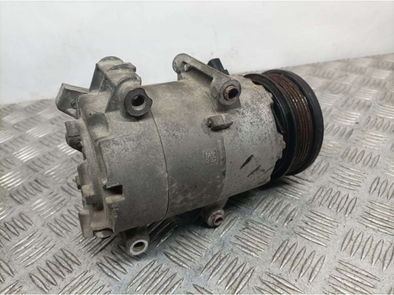 Recambio de compresor aire acondicionado para ford fiesta (ccn) trend referencia OEM IAM AV1119D629AC  