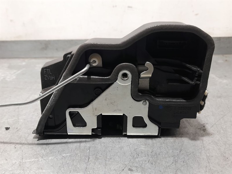 Recambio de cerradura puerta delantera izquierda para bmw serie 2 cabrio (f23) 220i luxury line referencia OEM IAM 7229461  
