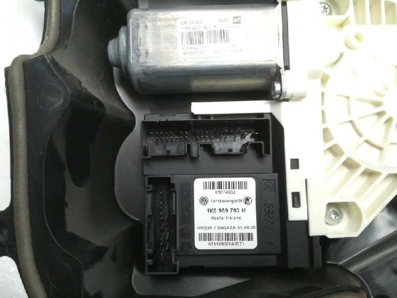 Recambio de elevalunas delantero izquierdo para seat leon (1p1) 1.9 tdi referencia OEM IAM 1P0837401A  