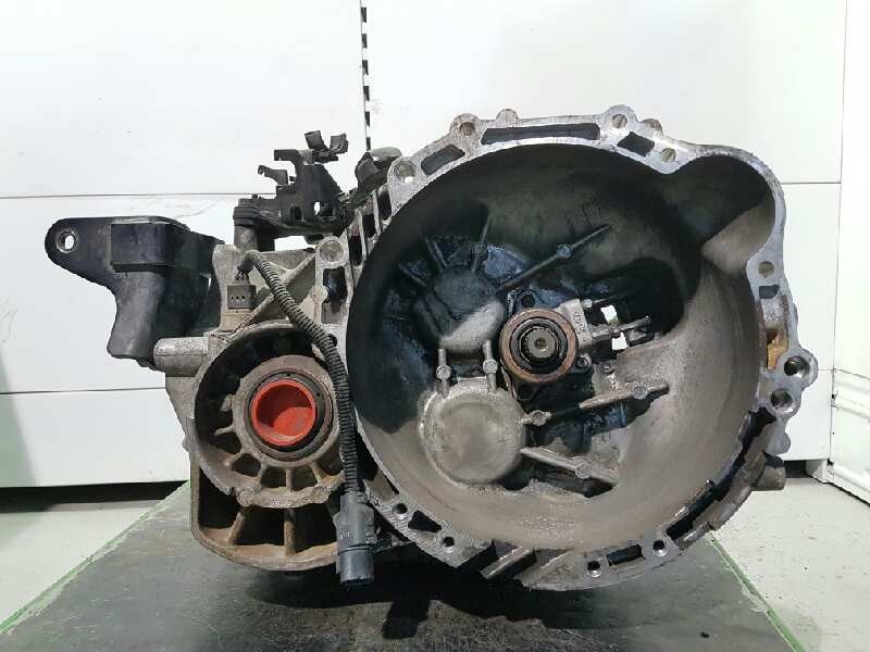 Recambio de caja cambios para hyundai tucson (jm) 2.0 crdi comfort referencia OEM IAM S615JE 6 VELOCIDADES 011399