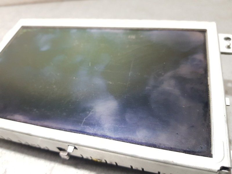 Recambio de sistema navegacion gps para audi q7 (4l) 4.2 fsi referencia OEM IAM 8T0919603C PANTALLA RAYADA BECKER