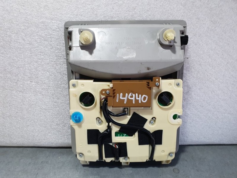 Recambio de luz interior para toyota land cruiser (j15) vx referencia OEM IAM 1D111123G  