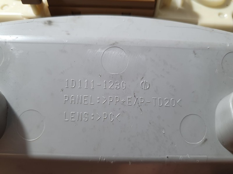 Recambio de luz interior para toyota land cruiser (j15) vx referencia OEM IAM 1D111123G  