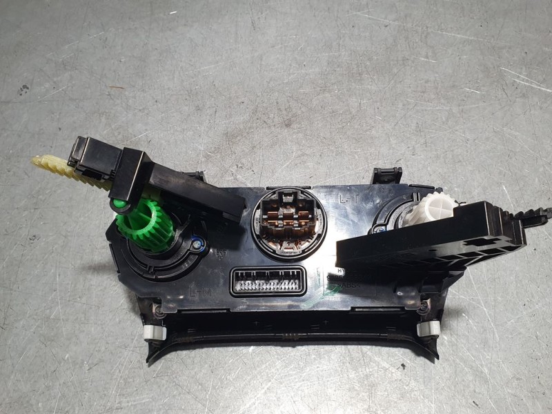 Recambio de mando calefaccion / aire acondicionado para hyundai i20 active trend referencia OEM IAM 97250C8031 HC13LLM2218 