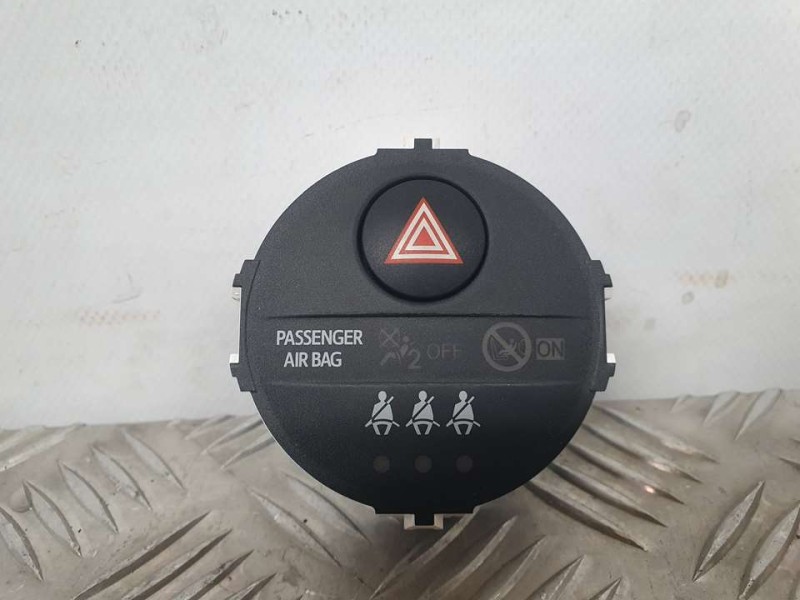 Recambio de warning para toyota yaris hsd active referencia OEM IAM 839500D100  