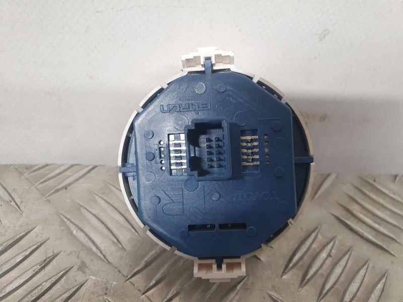 Recambio de warning para toyota yaris hsd active referencia OEM IAM 839500D100  