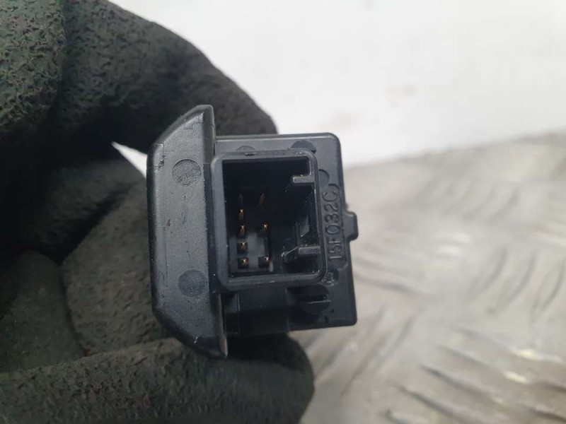 Recambio de boton start/stop para toyota yaris hsd active referencia OEM IAM 2010DJ2910  