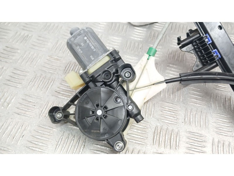 Recambio de elevalunas delantero derecho para audi a3 sportback (8va, 8vf) 1.6 tdi referencia OEM IAM 8V4837462 ELECTRICO 2 PINS