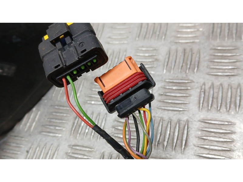 Recambio de retrovisor izquierdo para peugeot 508 sw i (8e_) 2.0 hdi referencia OEM IAM 8154SH ELECTRICO ROZADO 8 Y 2 CABLES 