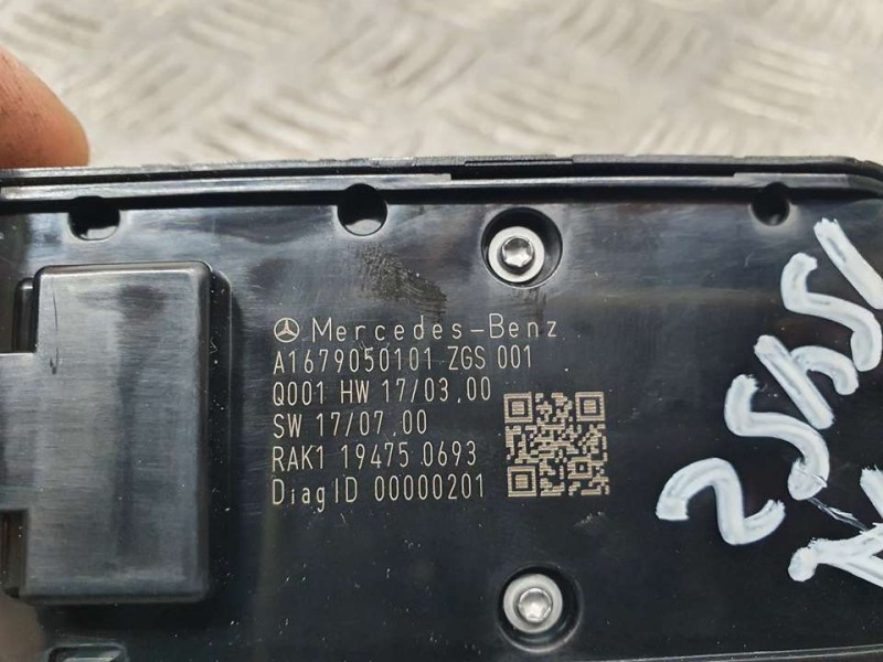 Recambio de mando elevalunas delantero izquierdo para mercedes-benz clase cla (c118) coupe cla 200 d referencia OEM IAM A1679050