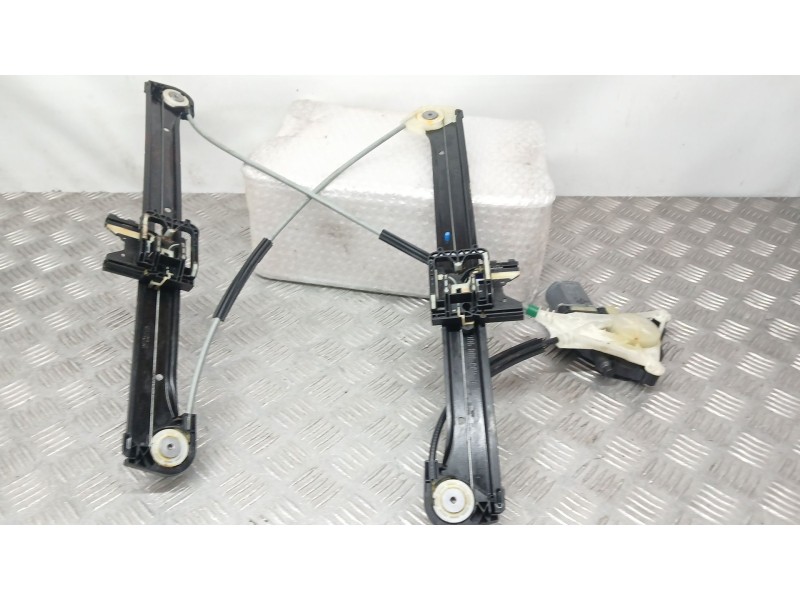 Recambio de elevalunas delantero derecho para audi a3 sportback (8va, 8vf) 1.6 tdi referencia OEM IAM 8V4837462 ELECTRICO 2 PINS