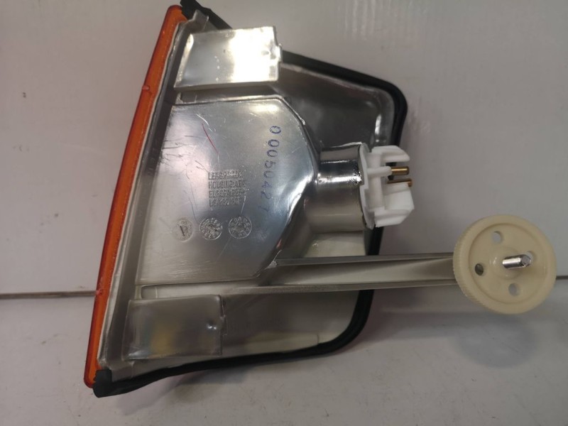 Recambio de piloto delantero derecho para mercedes-benz clase c (w201) berlina referencia OEM IAM AMBAR  