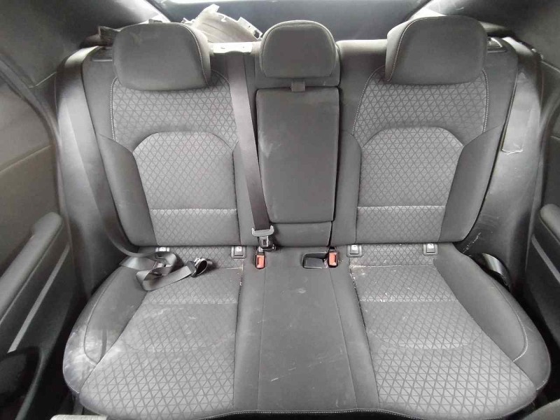 Recambio de asientos traseros para kia xceed drive referencia OEM IAM   