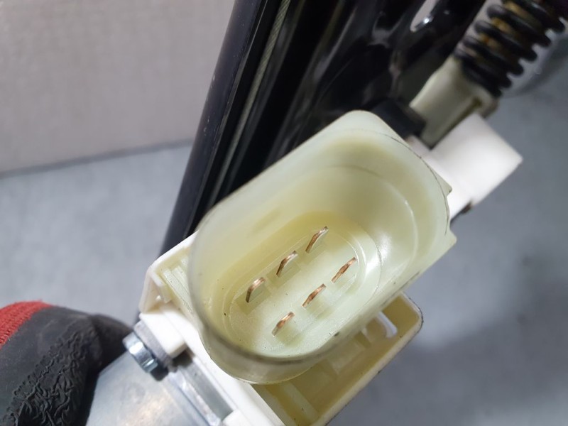 Recambio de elevalunas trasero derecho para bmw serie 5 lim. (f10) 523i referencia OEM IAM 7182122F10  ELECTRICO 6 PINES