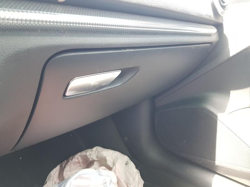 Recambio de guantera para audi a3 sportback (8va, 8vf) 1.6 tdi referencia OEM IAM 8V18571246PS  